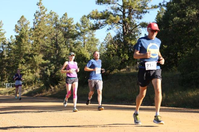 R and S running the course